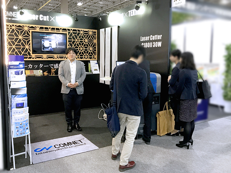 「JAPANTEX 2018」に出展した際に、インテリア製品の製作現場で活用いただける、細かく速く、型が不要になる、レーザーカッター・レーザー加工機の性能についてお客様にご提案しました。