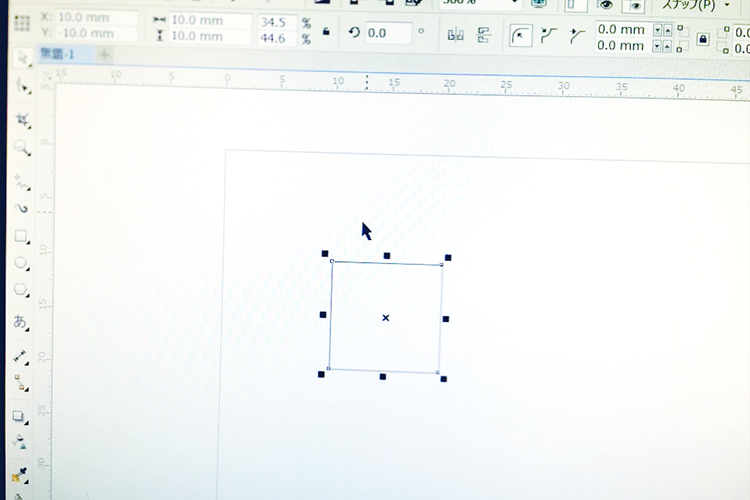 GCC社製レーザーカッター（レーザ加工機）の原点調整方法：Corel DRAWまたはIllustratorでレーザーカッター（レーザ加工機）の原点調整をするためのデータを作成します。