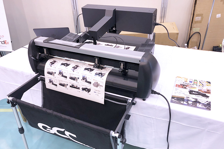 佐藤総合印刷機材展2019へ出展したカッティングマシン・カッティングプロッター GCCシリーズ JaguarVLX（ジャガー）