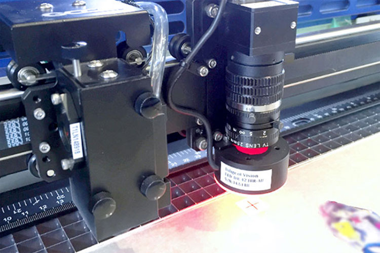 CCDカメラ｜レーザーカッターGCCシリーズの周辺機器・オプション