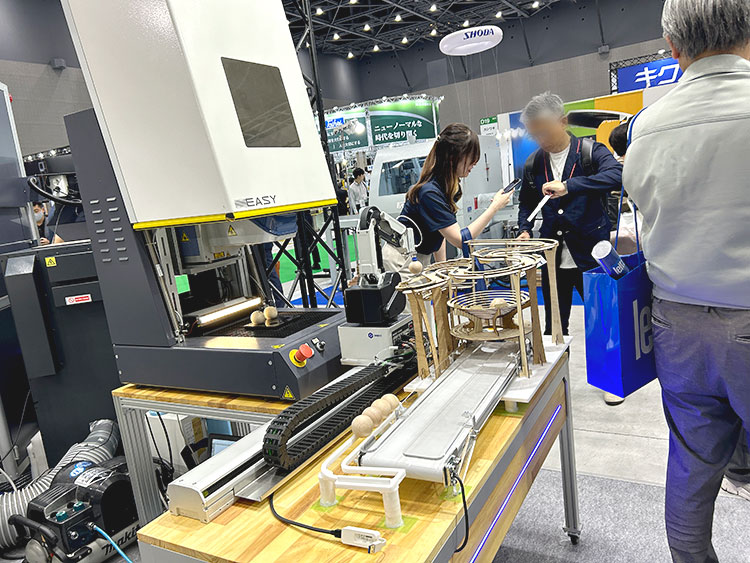 レーザー加工機 EASY + ロボット：日本最大の木工機械の見本市「日本木工機械展2023」に出展しました