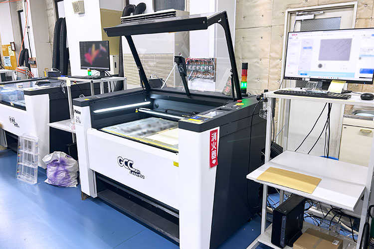 レーザー加工機 GCCシリーズの最新モデル Piolas400｜株式会社インサイド様｜レーザー加工機・レーザーカッターの導入事例