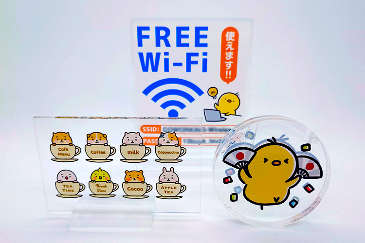 アクリルグッズ。オリジナルグッズ、推し活グッズとして人気を博している｜いさぶや印刷工業株式会社様｜レーザー加工機・レーザーカッターの導入事例