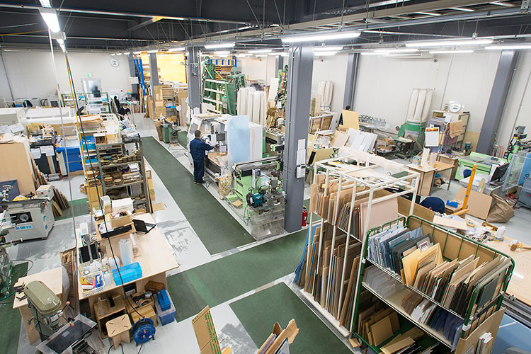 独自ブランド「はざいや」として、アクリルの特性を活かした事業を展開|菅原工芸様|レーザー加工機・レーザーカッターの導入事例