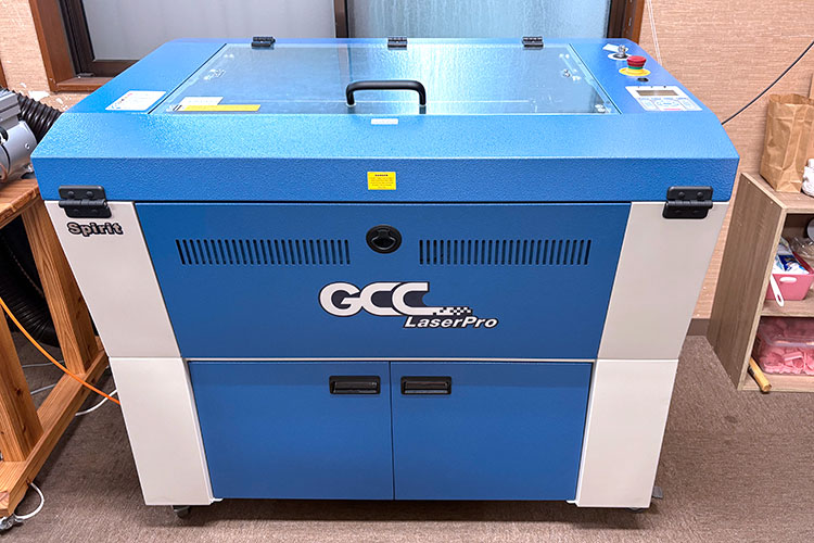 導入機種:中型レーザー加工機 GCCシリーズ SPIRIT|特定非営利活動法人らいふステージ様|レーザー加工機・レーザーカッターの導入事例
