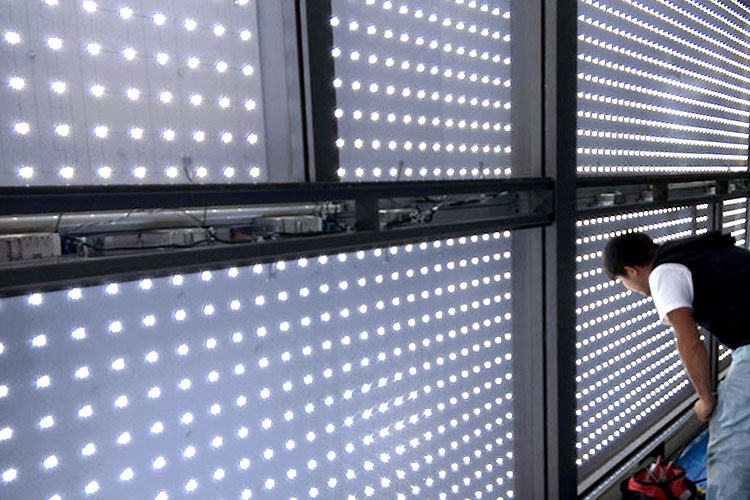 株式会社エス・アイ・エスが手がける大型LEDパネル